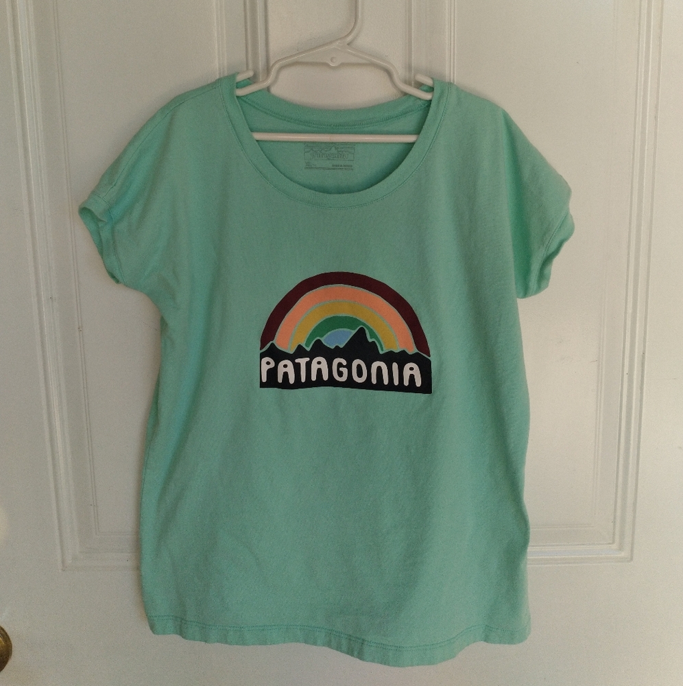 Girls size 10/12 Patagonia rainbow tshirt